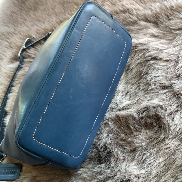 Coach - Picture 5 of 9